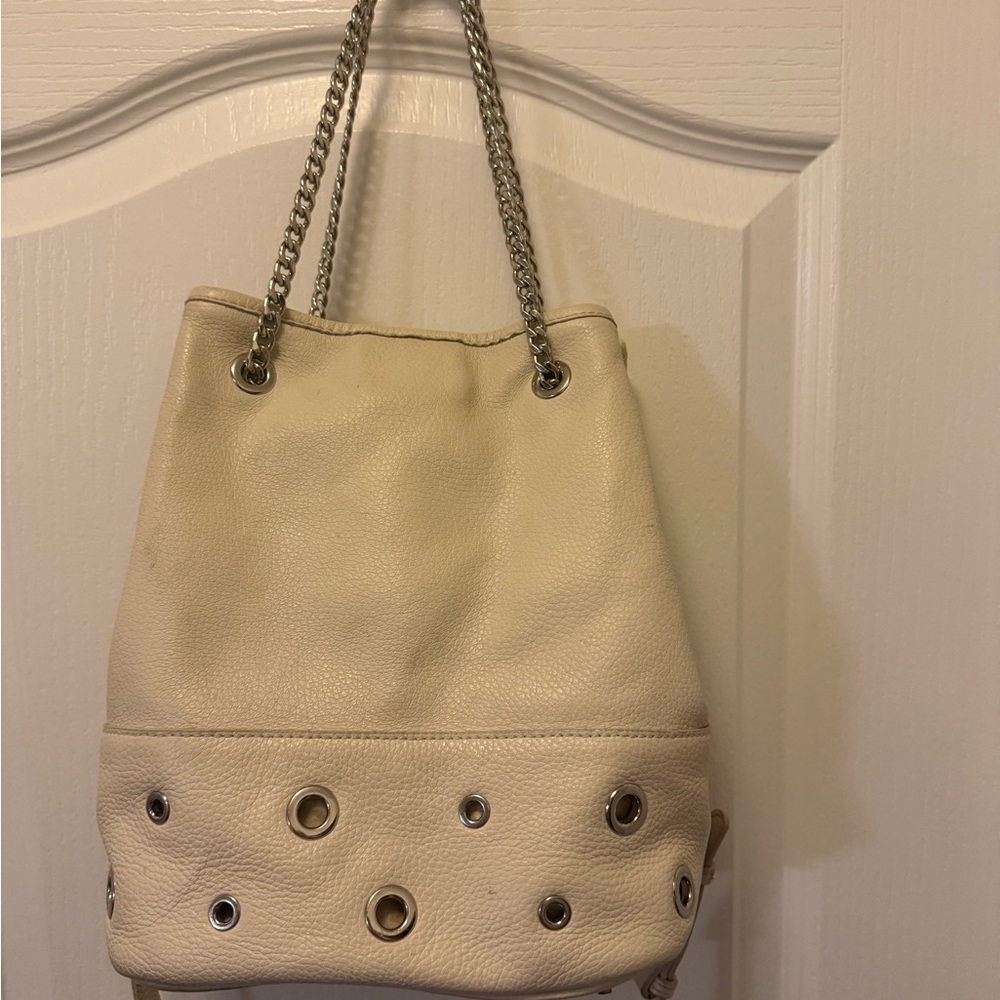 Chic Cream Bucket Bag with Chain Straps